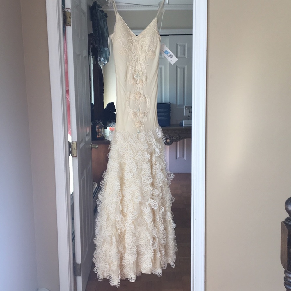 Neiman Marcus Sue Wong ivory gown